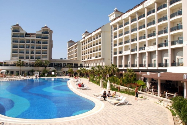 LAKE & RIVER SIDE HOTEL *****