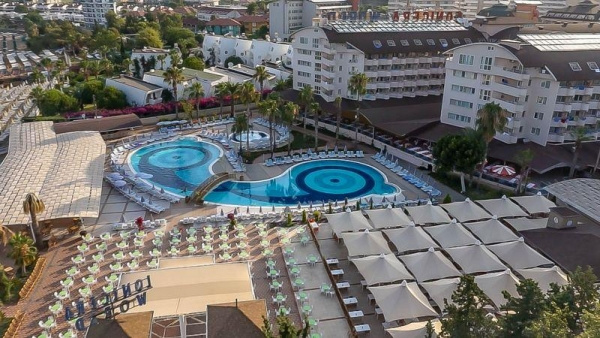 LONICERA WORLD HOTEL ****