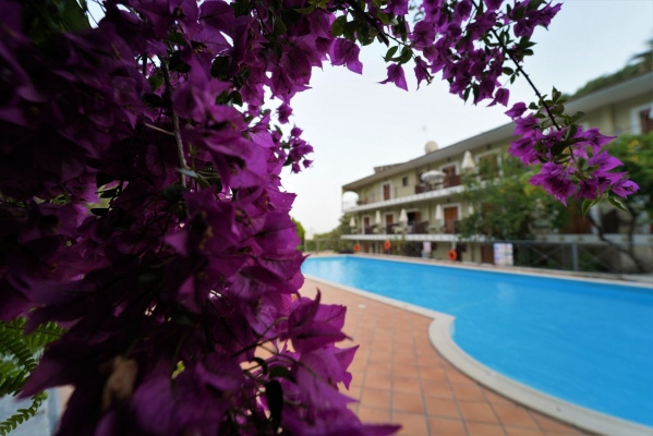 Bella Vista Aparthotel ** RE, repülővel