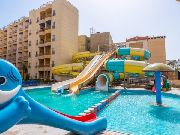 Sphinx Aqua Park Beach Resort ****