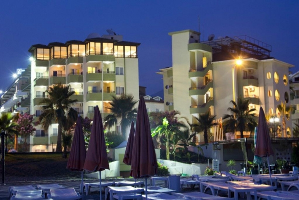 Kaila Krizantem Hotel ****