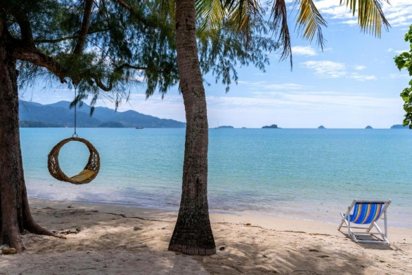 Coconut Beach Resort 3* + Bangkok 4* ***