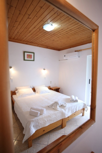 Margarita apartmanház, repülővel