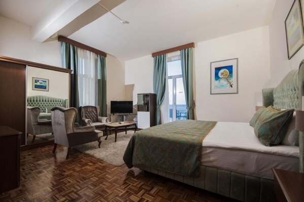 Dome Hotel ****