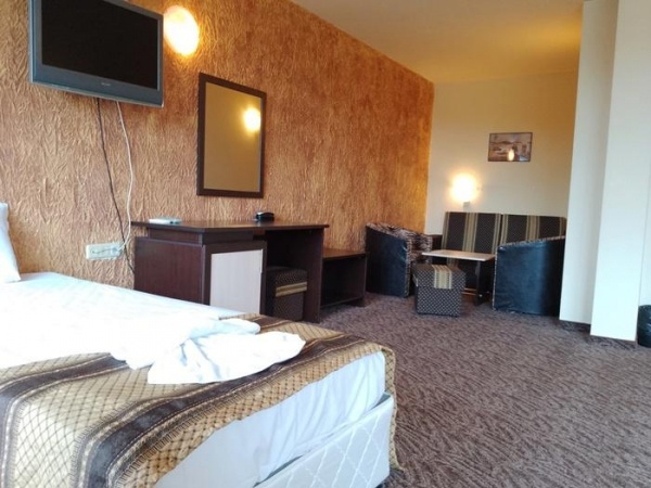 Amaris Hotel **