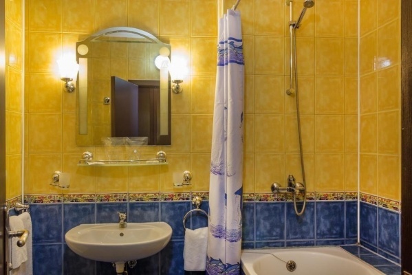 Amaris Hotel ***