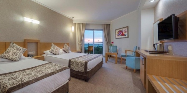 SAPHIR RESORT, repülővel