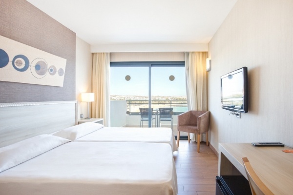 THB LANZAROTE BEACH (EX. BE LIVE EXPERIENCE LANZAROTE BEACH) ****