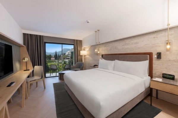 Doubletree by Hilton Antalya Kemer***** -UAI, repülővel