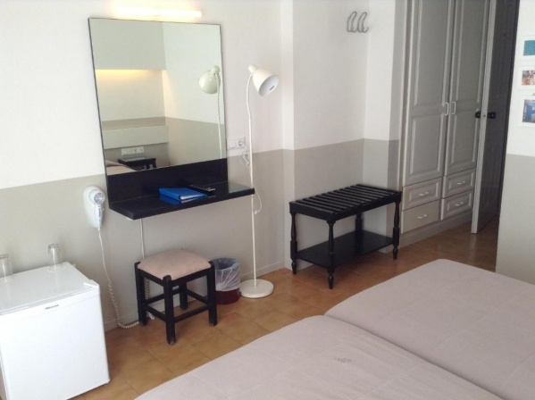 Kamari Beach Hotel ***