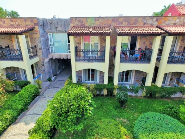 TIANA BEACH HOTEL ****