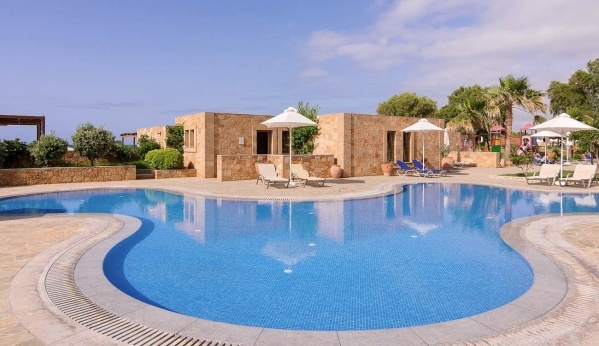 Kernos Beach Hotel & Bungalows ****