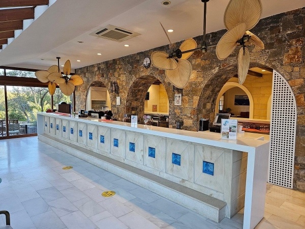 APOLLONIA BEACH RESORT & SPA *****