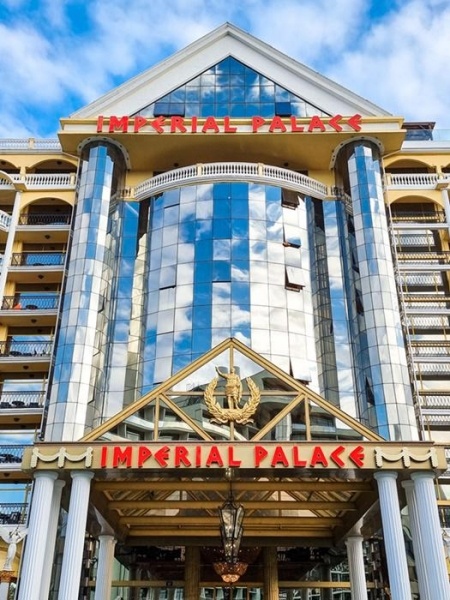Imperial Palace *****