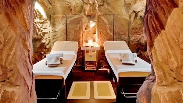 Caves Beach Resort *****