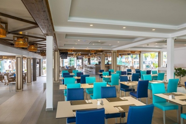 Limanaki Beach Hotel & Suites