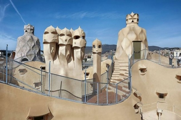 Katalóniai képeslapok - csoportos utazás magyar idegenvezetővel Barcelonába 2026.04.24-27.