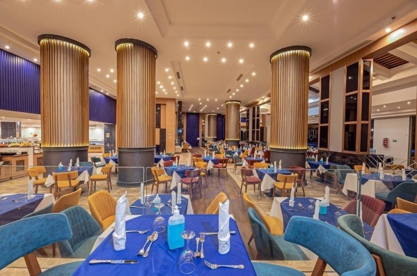 TITANIC RESORT & AQUA PARK **** Sahl Hasheesh repülővel