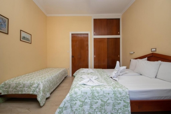 Anadiomeni Stúdiók, repülővel