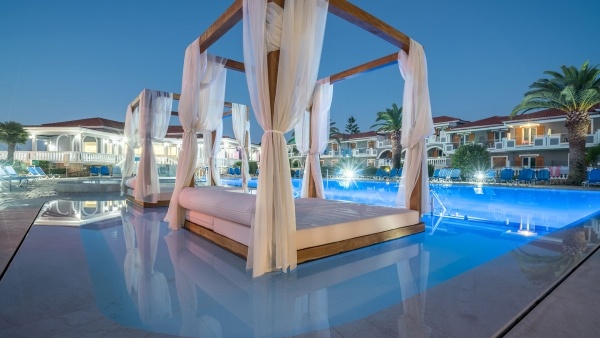 Hotel Golden Sun **** AI, repülővel