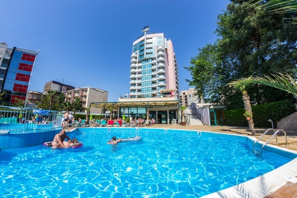 Grand Hotel Sunny Beach**** - AI, repülővel