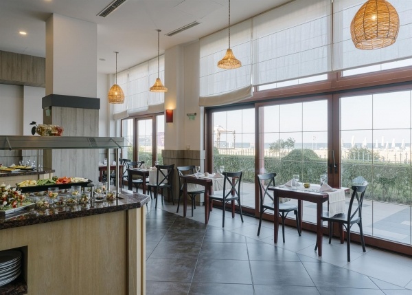 Alua Helios Bay ****