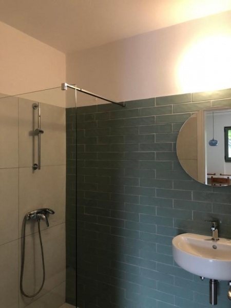 Despina Stúdiók, repülővel