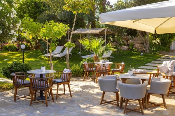 CRYSTAL SPRINGS ****