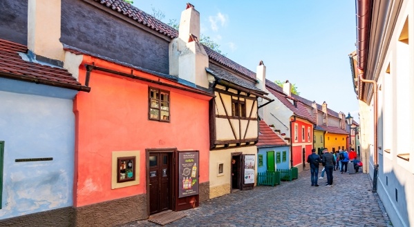 Ugorjunk ki Prágába repülővel