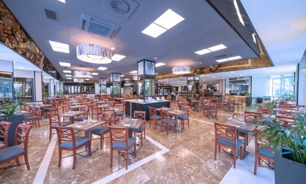 RELAXIA BEVERLY PARK (SPRING) ***