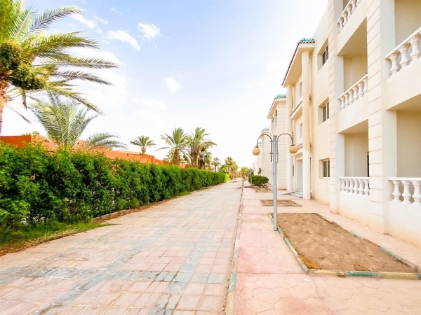 White Valley Palace ****