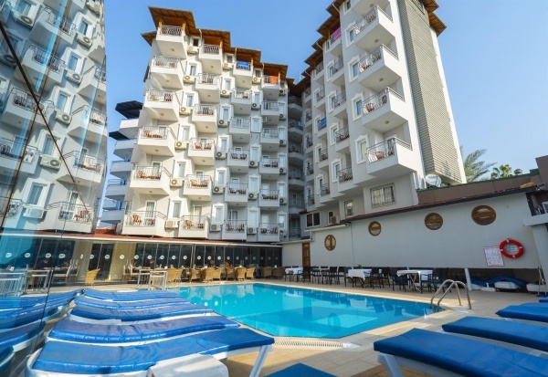 Azak Beach Hotel ***
