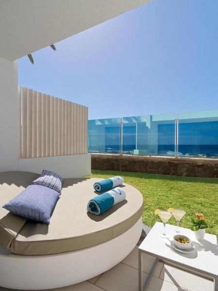 DON GREGORY BY DUNAS - ADULTS ONLY ****