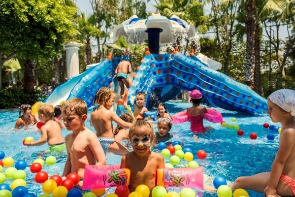 Delphin Palace Hotel***** -UAI, repülővel