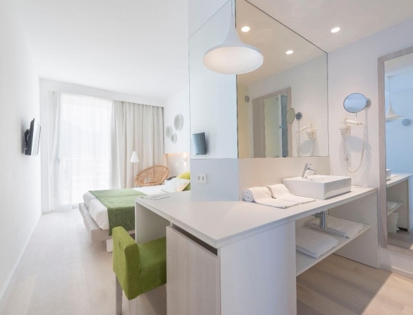 JS SOL DE ALCÚDIA ****