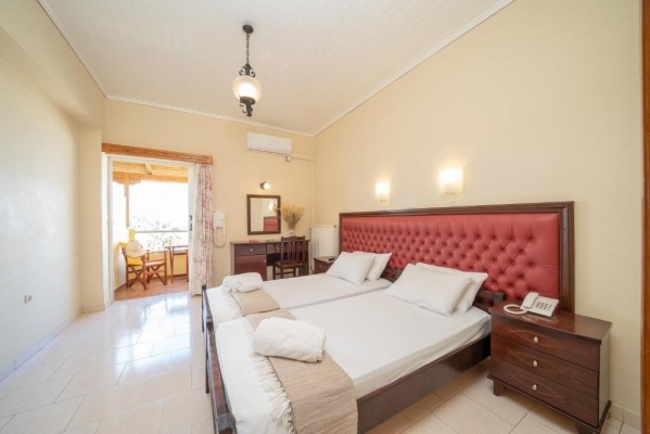 Hotel Lorenzo **+ (repülő)