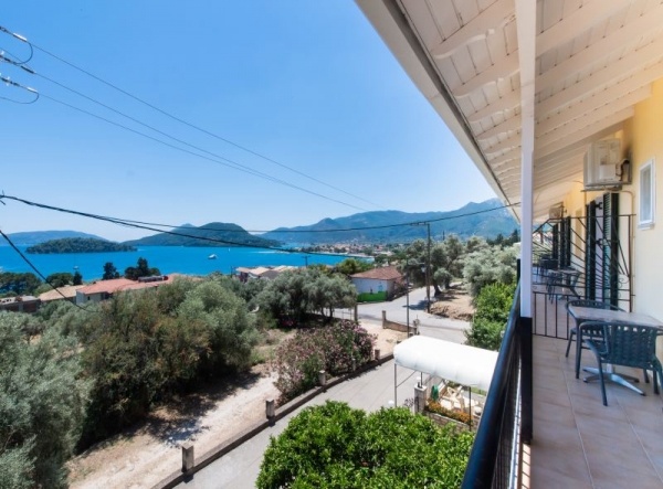 Alfa Stúdió, repülővel