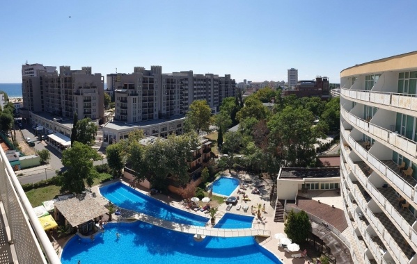 Grand Hotel Nirvana ****