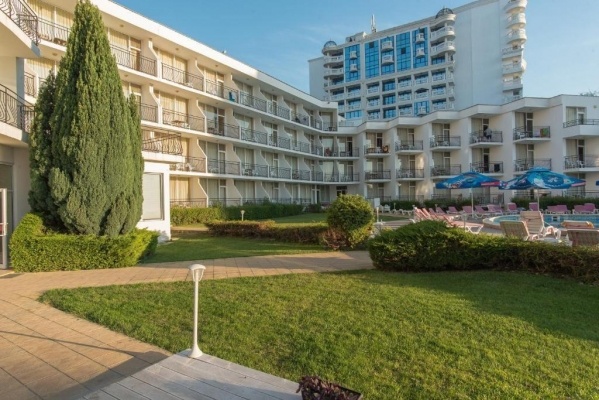 Flamingo Beach (Ex. Avliga Beach) ***