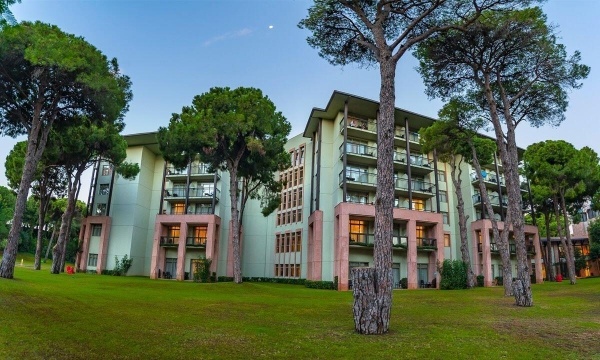 Gloria Verde Resort Hotel *****