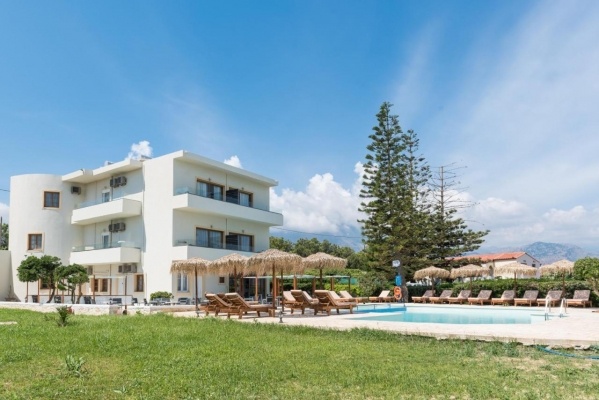 MUSELA STUDIOS **** Episkopi repülővel