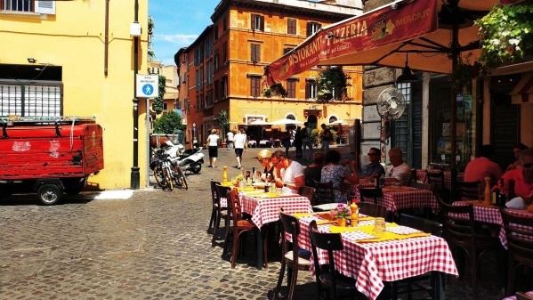 RÓMA GAZDAGON - REPÜLŐVEL - Túl az ikonikus látnivalókon, Róma rejtett kincseit keressük és találjuk