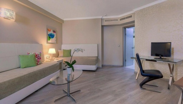Atrium Platinum *****