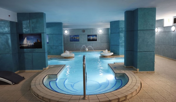 Topaz Hotel ***