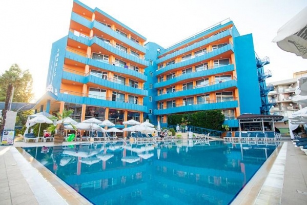 Amaris Hotel **