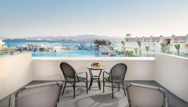 THE V LUXURY RESORT SAHL HASHEESH  *****