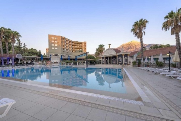 Armas Kaplan Paradise Hotel *****