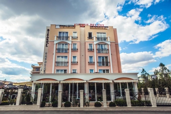 Avenue Deluxe ****