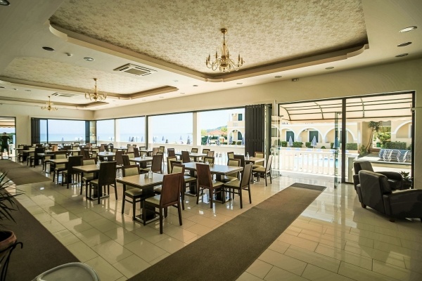 Hotel Konstantin Beach *** AI, repülővel