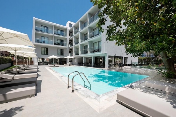 Oktober Downtown Boutique Hotel ***